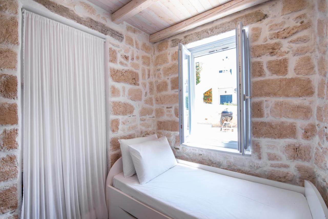 Terra E Sole Spa Suite Aegina Vathí Exterior foto